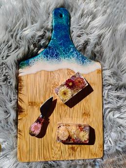 art classes resin workshops Auckand resin cheese boards resin moulds
